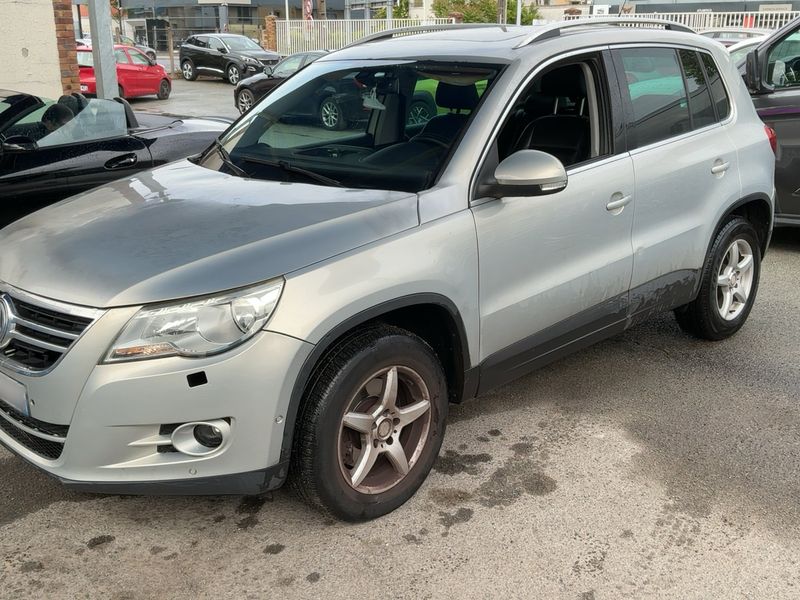 Volkswagen Tiguan 2.0 TDI Sportline BlueMotion Tech 2010 – снимка 2