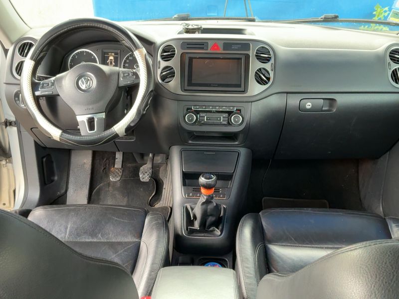 Volkswagen Tiguan 2.0 TDI Sportline BlueMotion Tech 2010 – снимка 17