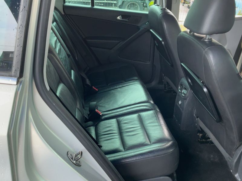 Volkswagen Tiguan 2.0 TDI Sportline BlueMotion Tech 2010 – снимка 19