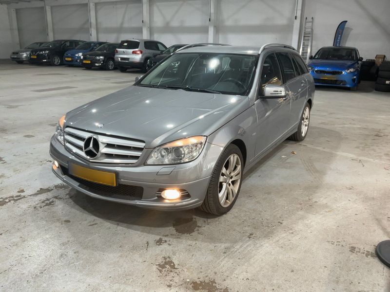 Mercedes-Benz C-Klasse C 180 CGI T BlueEfficiency Avantgarde 2010 – снимка 1