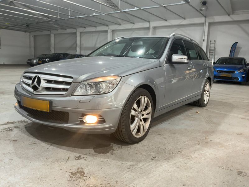 Mercedes-Benz C-Klasse C 180 CGI T BlueEfficiency Avantgarde 2010 – снимка 2