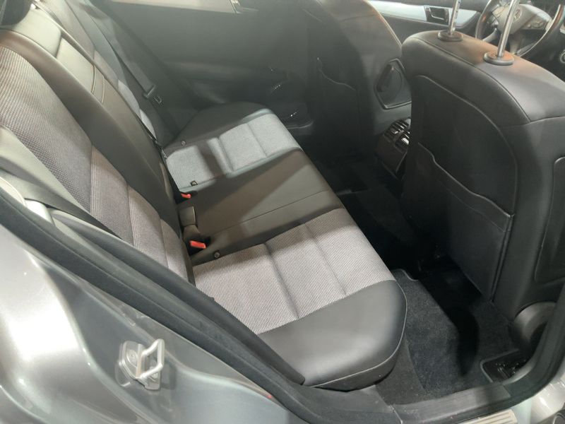 Mercedes-Benz C-Klasse C 180 CGI T BlueEfficiency Avantgarde 2010 – снимка 19