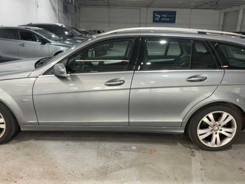 Mercedes-Benz C-Klasse C 180 CGI T BlueEfficiency Avantgarde 2010 – снимка 4