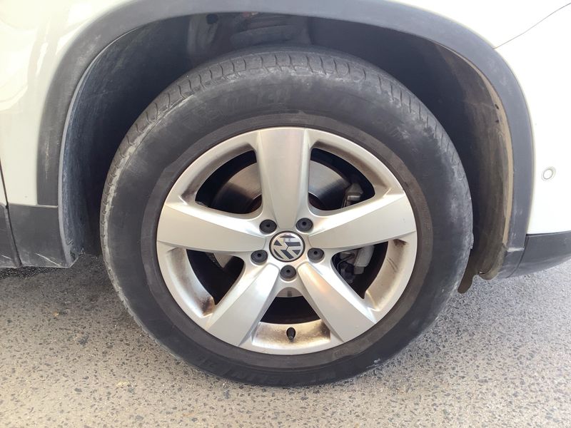 Volkswagen Tiguan 2.0 TDI T1 BlueMotion Tech 2016 – снимка 11