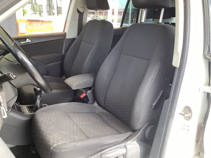 Volkswagen Tiguan 2.0 TDI T1 BlueMotion Tech 2016 – снимка 23