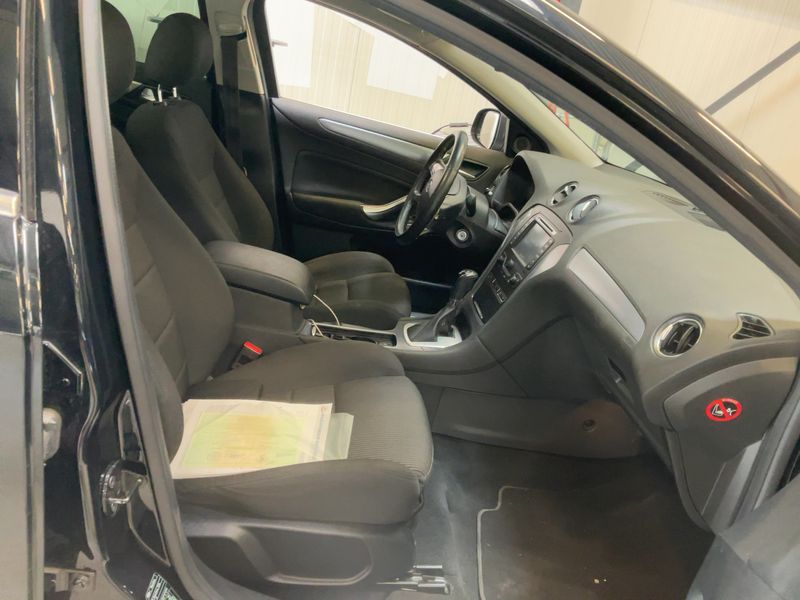 Ford Mondeo 2.2 TDCi Titanium 2012 – снимка 17