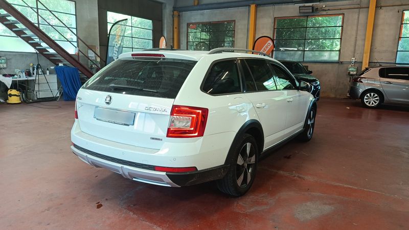 Skoda Octavia 2.0 TDI Scout 4x4 2016 – снимка 8