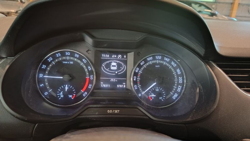 Skoda Octavia 2.0 TDI Scout 4x4 2016 – снимка 18