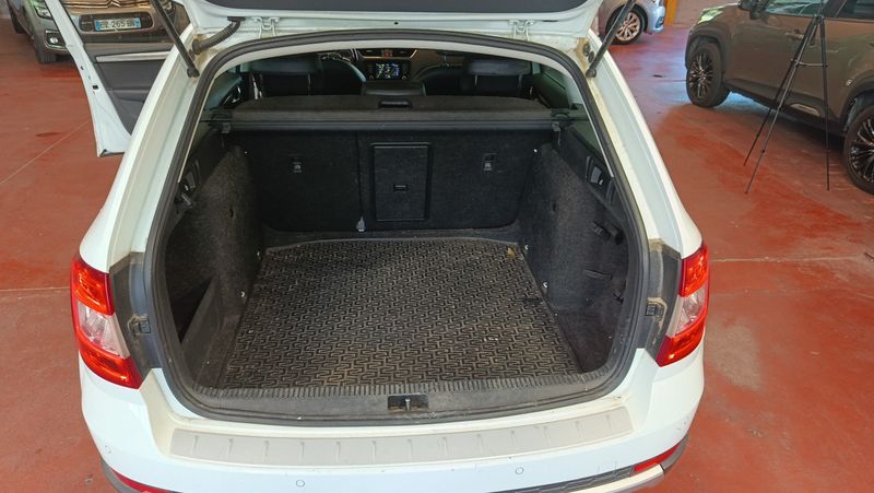 Skoda Octavia 2.0 TDI Scout 4x4 2016 – снимка 15