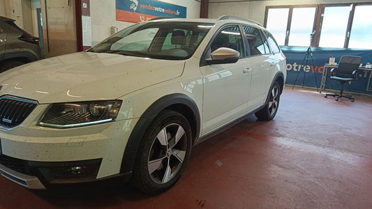 Skoda Octavia 2.0 TDI Scout 4x4 2016 – снимка 2