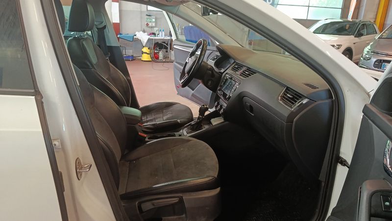 Skoda Octavia 2.0 TDI Scout 4x4 2016 – снимка 16