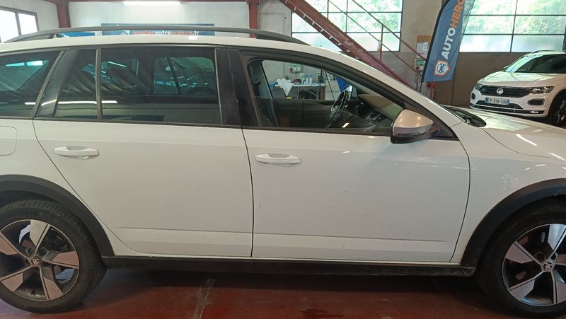 Skoda Octavia 2.0 TDI Scout 4x4 2016 – снимка 10