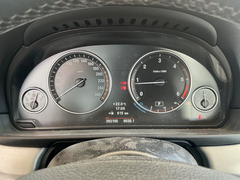 BMW 5er 525d 2011 – снимка 13