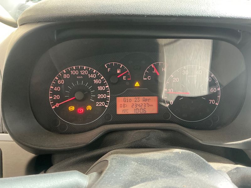 Fiat Grande Punto 1.9 JTD Multijet Emotion 2006 – снимка 4