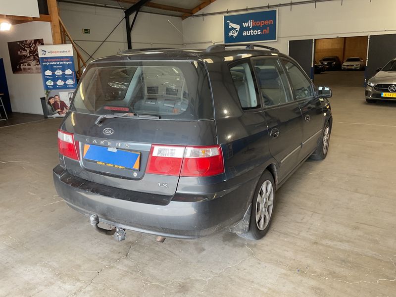 Kia Carens 2.0 LX Van 2006 – снимка 2