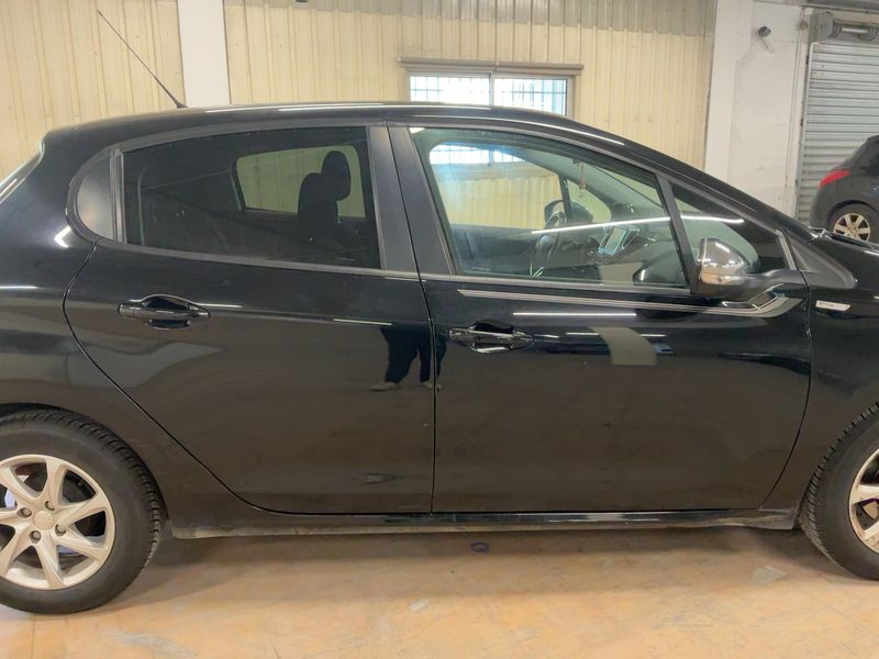 Peugeot 208 1.2 VTi Envy 2013 – снимка 10