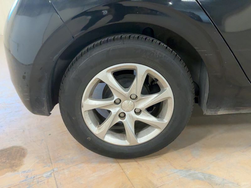 Peugeot 208 1.2 VTi Envy 2013 – снимка 9