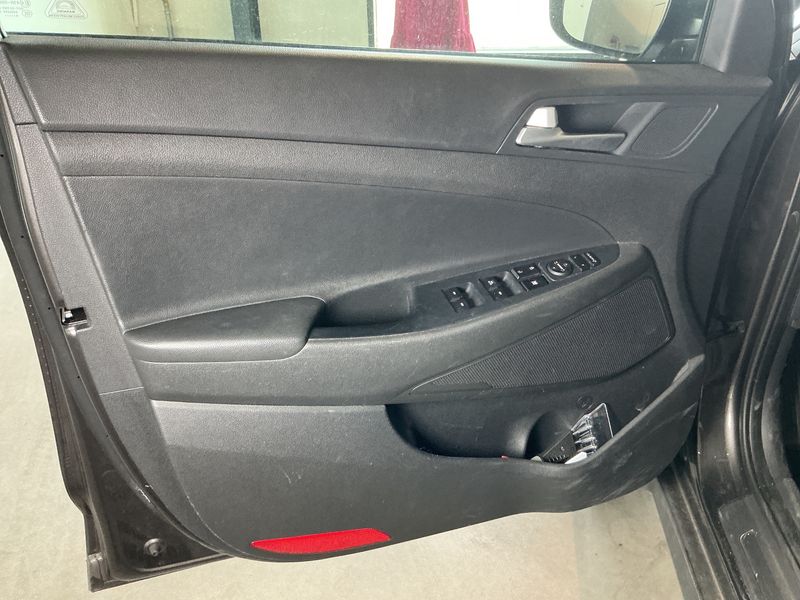 Hyundai Tucson 1.6 Classic blue 2WD 2016 – снимка 35