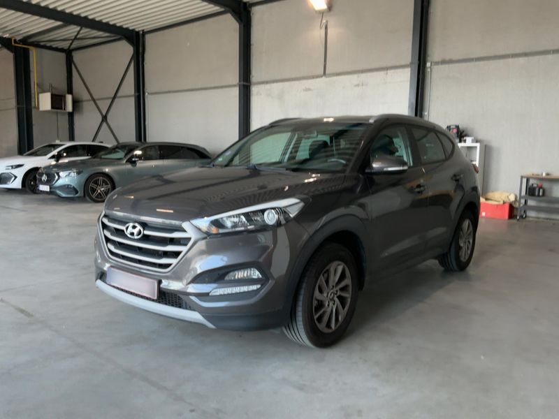 Hyundai Tucson 1.6 Classic blue 2WD 2016 – снимка 1