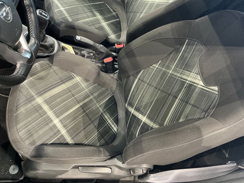 Opel Corsa 1.4 Turbo Color Edition ecoFlex 2017 – снимка 31