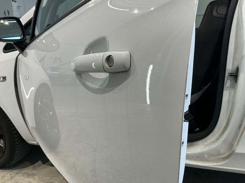 Opel Corsa 1.4 Turbo Color Edition ecoFlex 2017 – снимка 22