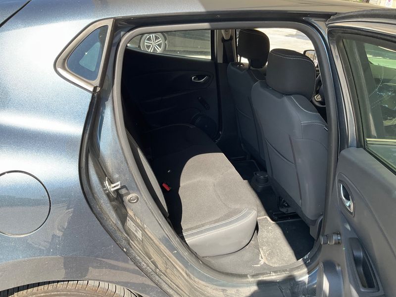 Renault Clio 1.5 dCi Zen Réversible 2018 – снимка 19