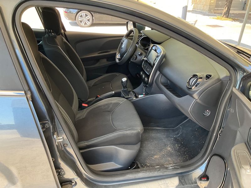 Renault Clio 1.5 dCi Zen Réversible 2018 – снимка 16