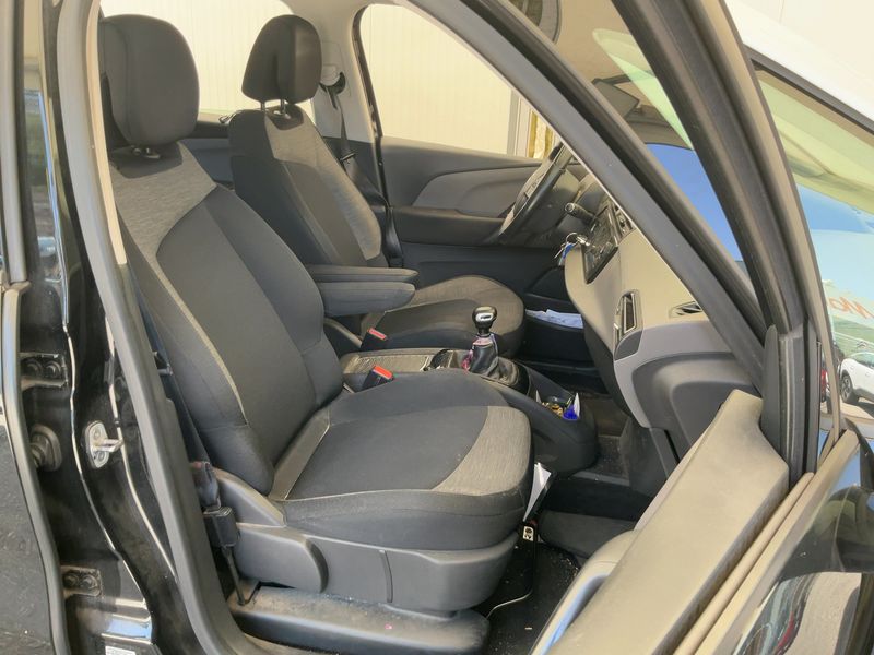 Citroen C4 Grand Spacetourer 1.5 Blue-HDi Feel 2020 – снимка 16