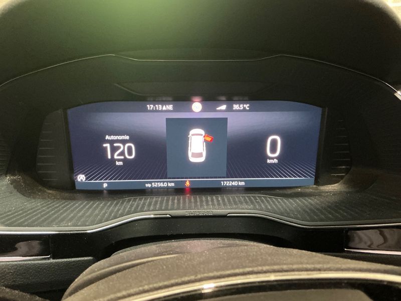 Skoda Superb 2.0 TDI L&K 2022 – снимка 18