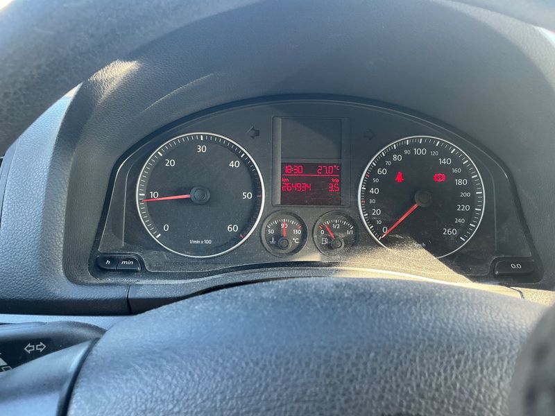 Volkswagen Jetta 1.9 TDI Trendline 2009 – снимка 4