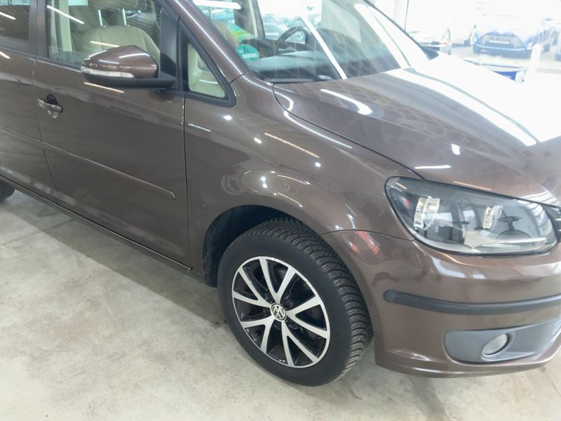 Volkswagen Touran 1.2 TSI Comfortline BlueMotion Tech 2011 – снимка 8