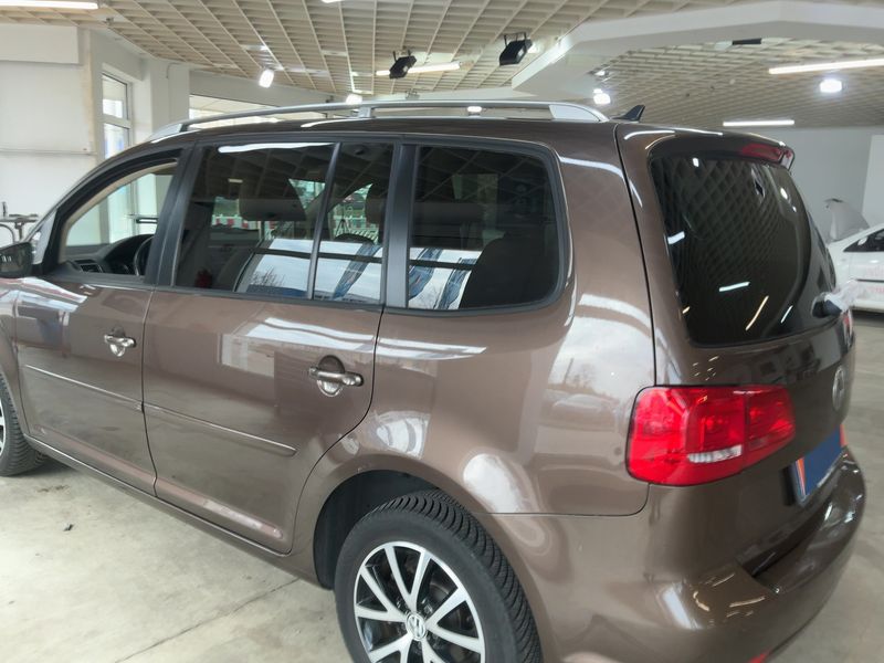 Volkswagen Touran 1.2 TSI Comfortline BlueMotion Tech 2011 – снимка 3