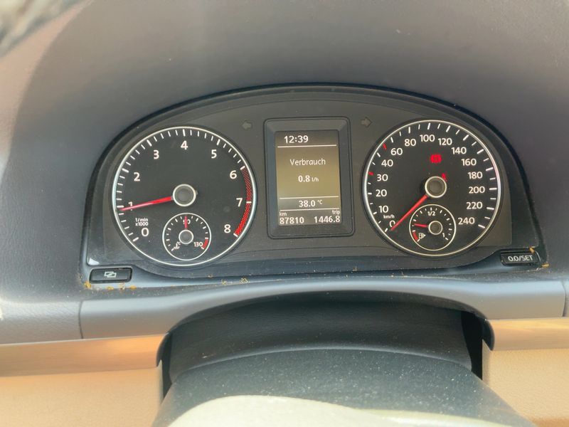 Volkswagen Touran 1.2 TSI Comfortline BlueMotion Tech 2011 – снимка 13