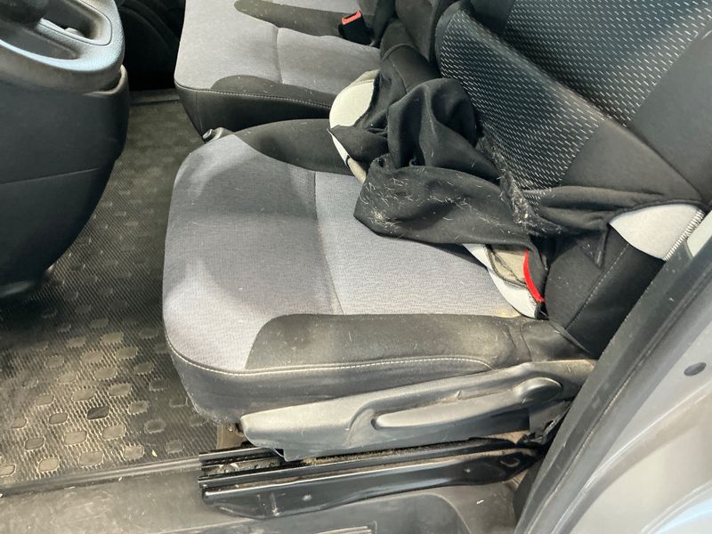 Opel Vivaro 1.6 CDTI Biturbo Combi L1H1 2,7t 2016 – снимка 33