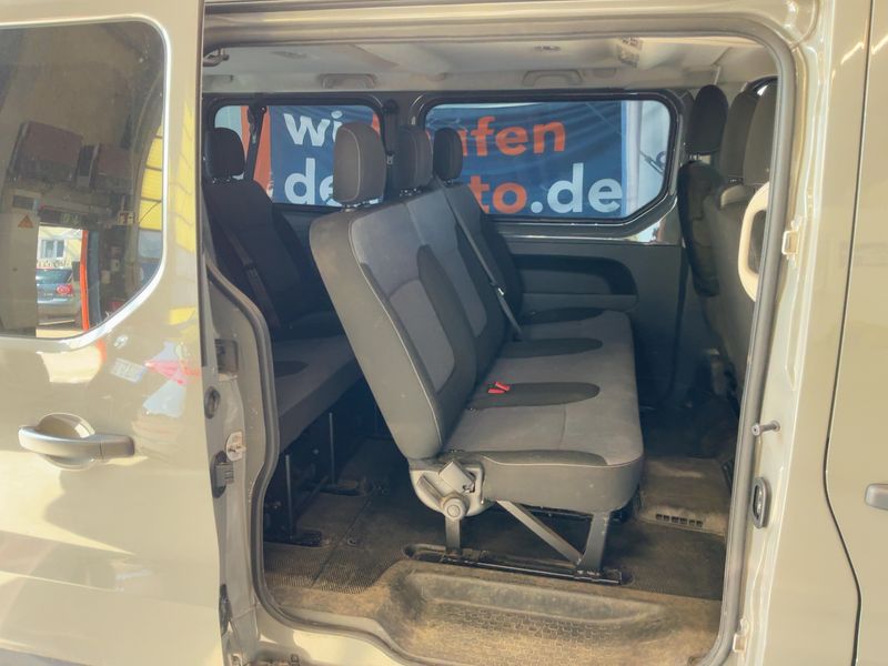 Opel Vivaro 1.6 CDTI Biturbo Combi L1H1 2,7t 2016 – снимка 20
