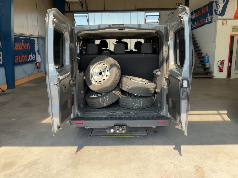 Opel Vivaro 1.6 CDTI Biturbo Combi L1H1 2,7t 2016 – снимка 16
