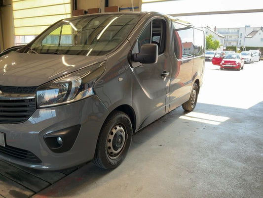 Opel Vivaro 1.6 CDTI Biturbo Combi L1H1 2,7t 2016 – снимка 2