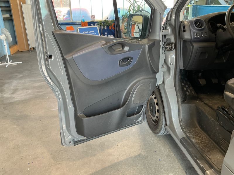 Opel Vivaro 1.6 CDTI Biturbo Combi L1H1 2,7t 2016 – снимка 30