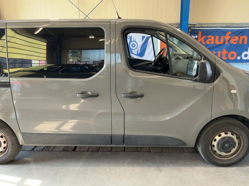 Opel Vivaro 1.6 CDTI Biturbo Combi L1H1 2,7t 2016 – снимка 10