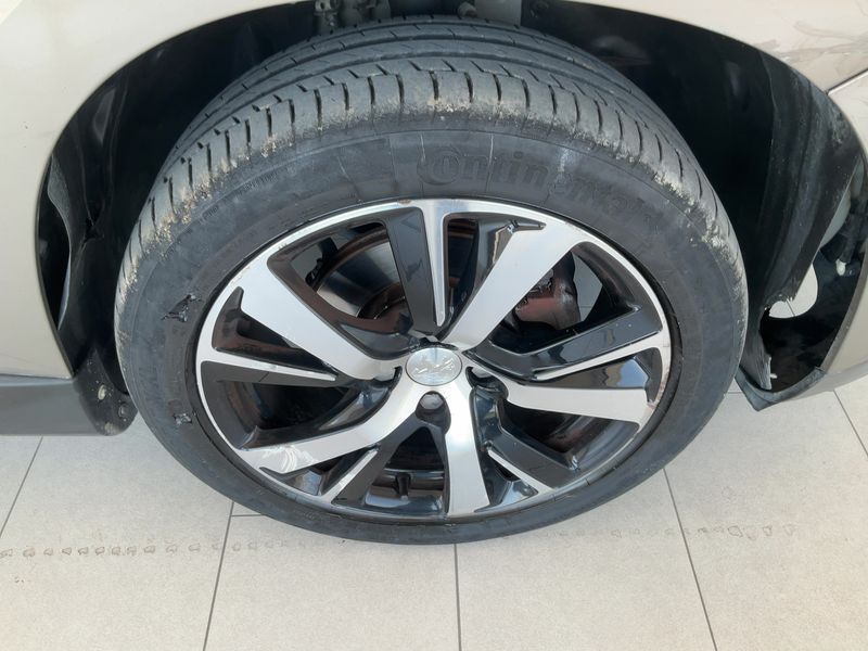 Peugeot 2008 1.6 Blue-HDi Allure 2015 – снимка 11