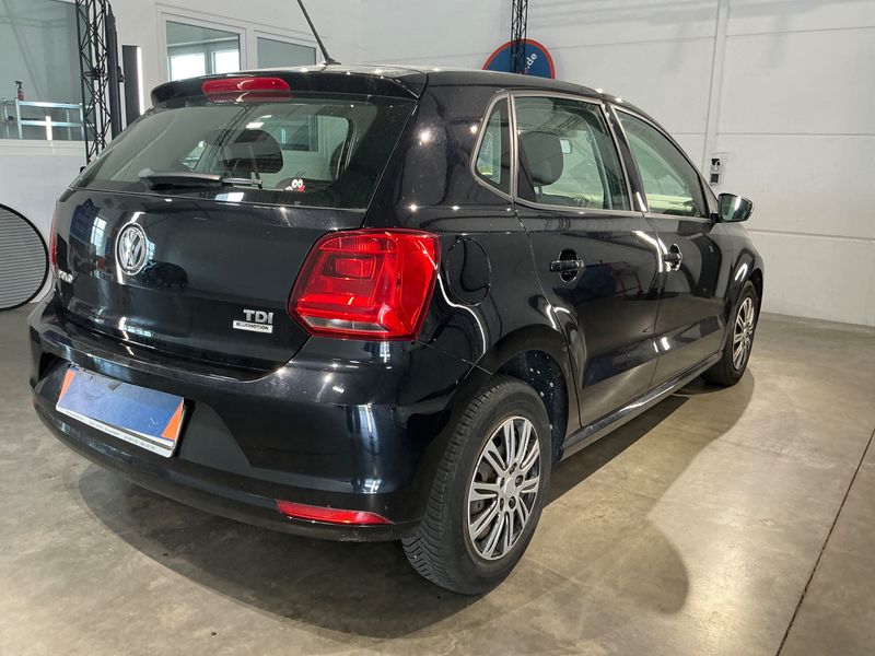 Volkswagen Polo 1.4 TDI Trendline BlueMotion Tech 2015 – снимка 2