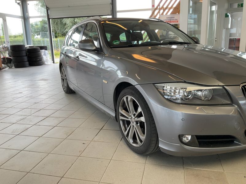 BMW 3er 330d 2011 – снимка на щета
