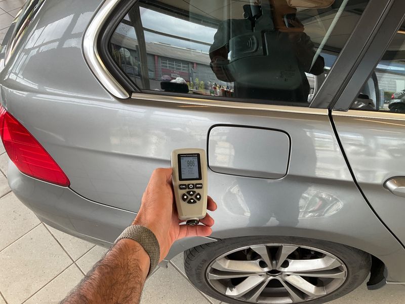 BMW 3er 330d 2011 – снимка на щета