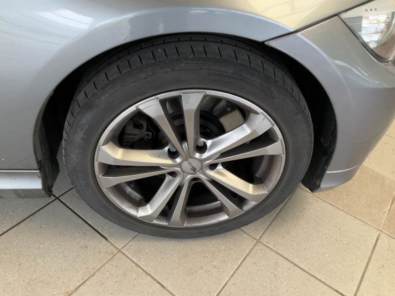 BMW 3er 330d 2011 – снимка 19