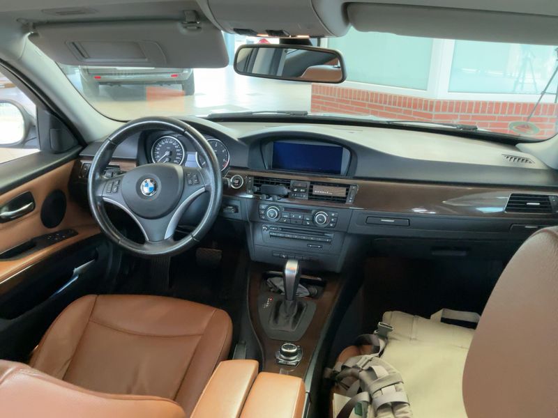 BMW 3er 330d 2011 – снимка 12