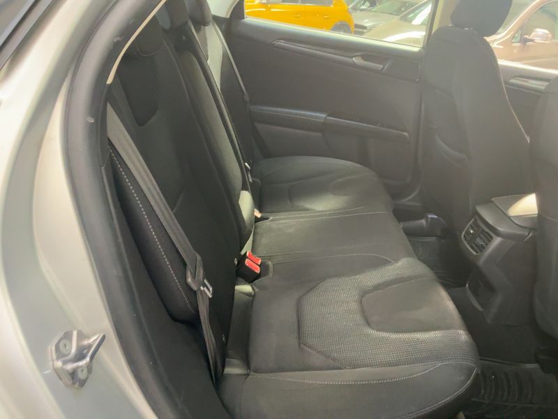 Ford Mondeo 2.0 Hybrid Titanium 2019 – снимка 19