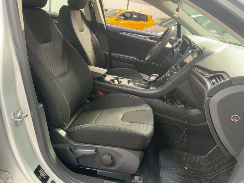Ford Mondeo 2.0 Hybrid Titanium 2019 – снимка 16