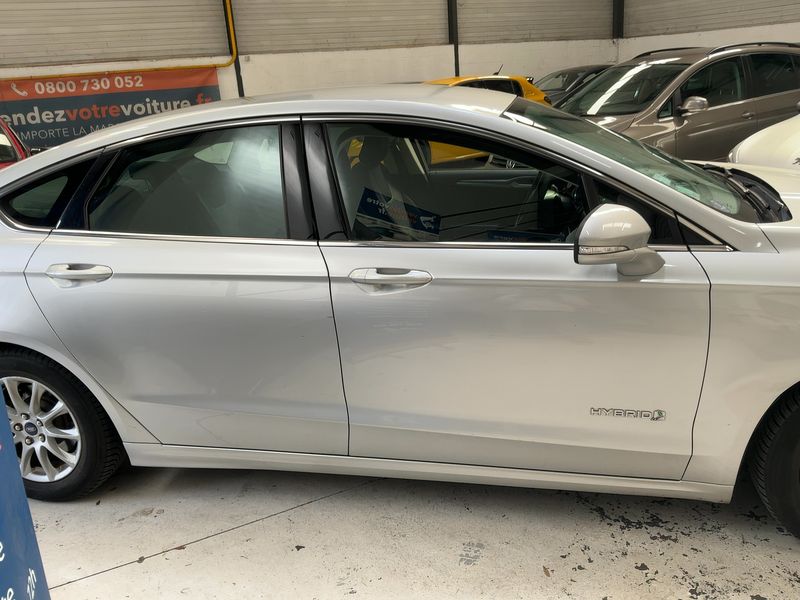 Ford Mondeo 2.0 Hybrid Titanium 2019 – снимка 10