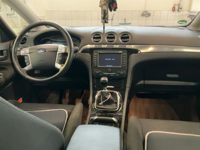 Ford S-Max 2.2 TDCi Titanium 2012 – снимка 17