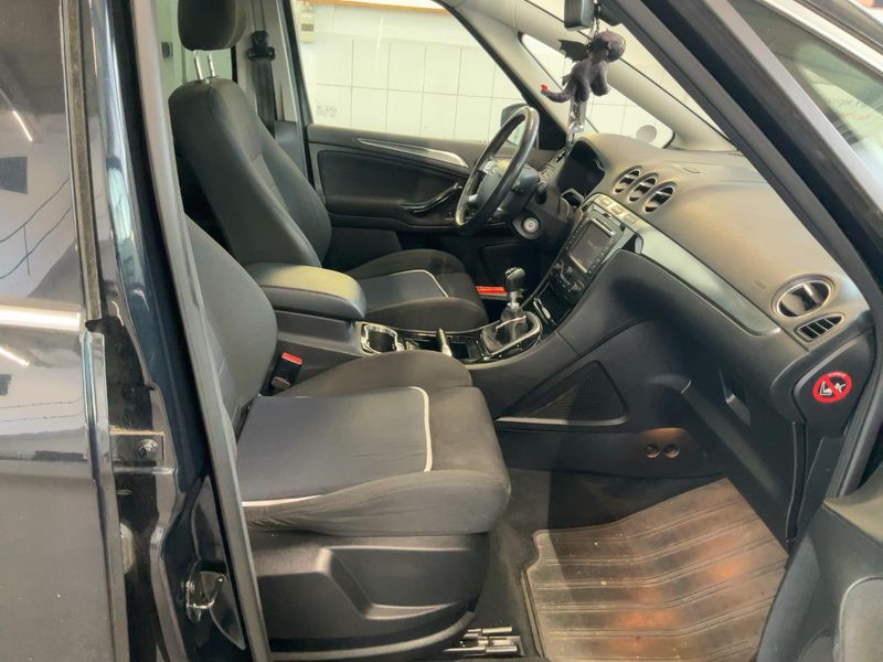 Ford S-Max 2.2 TDCi Titanium 2012 – снимка 16
